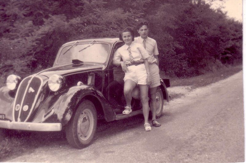 La 1ere voiture de mes parents.jpg