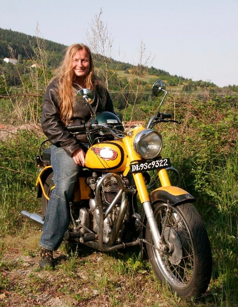 Karine et sa Bullet.JPG