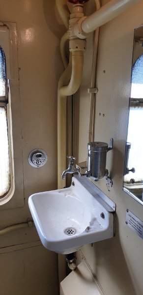 Photo 16 - Il et beau le lavabo!.jpg