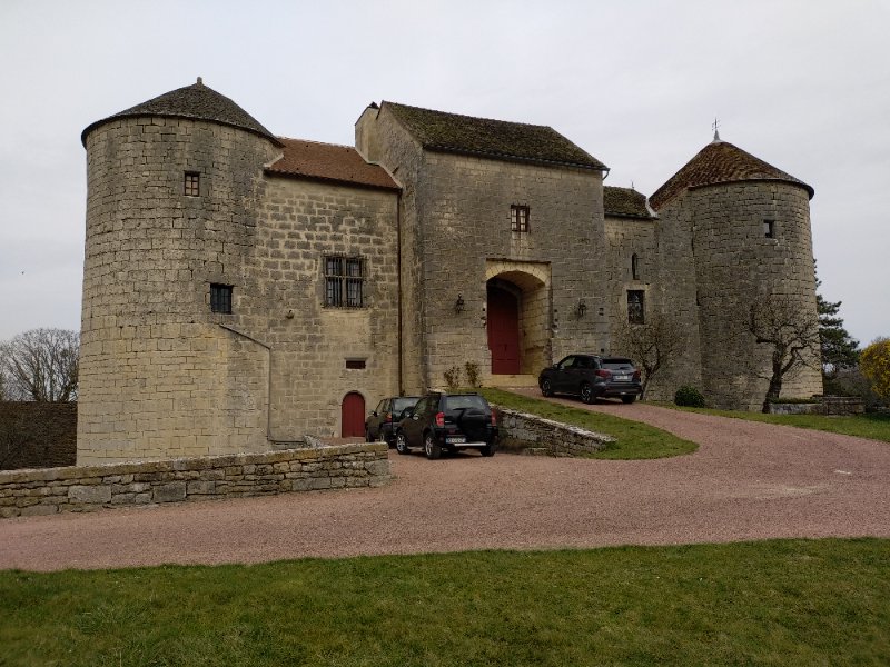 IMG_20250321_105229 - Château de Mont-Saint-Jean.jpg