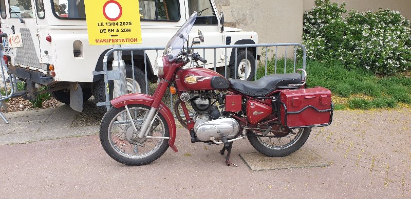 Tient, une Bullet fonte. Qui ça peut bien être....jpg