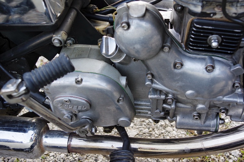 20251112 04 Side Royal Enfield.JPG