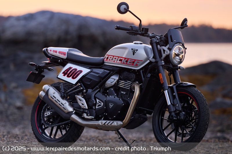 roadster-triumph-tracker-400-statique_hd.jpg