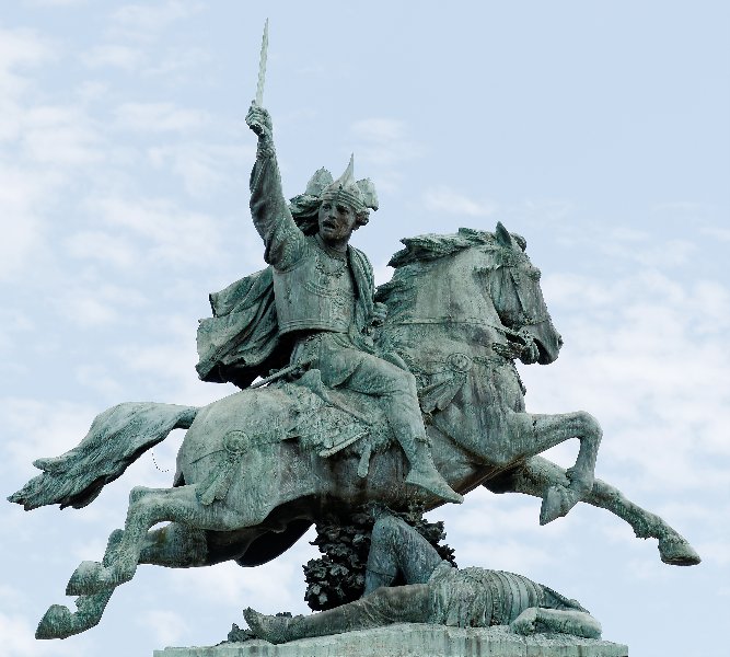 Statue_Vercingetorix_Clermont-Ferrand.jpg