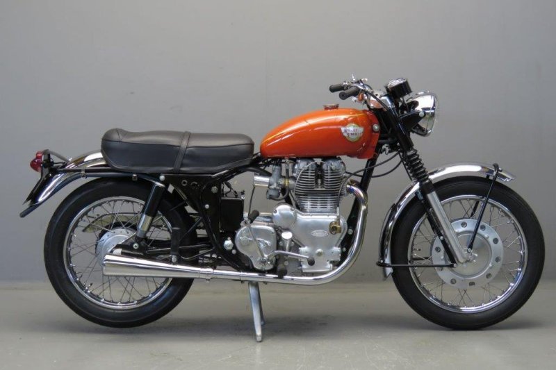 Royal-enfield-1967-interceptor.jpg