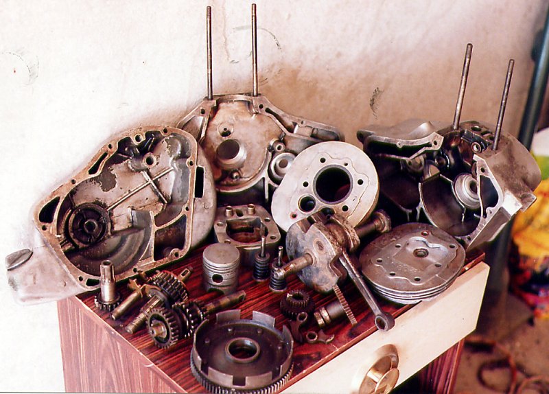 Pieces-Moteur.jpg