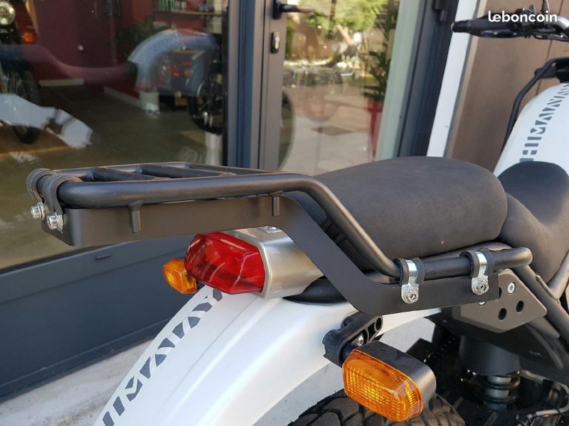 Porte paquet renforcé tendance roadster sud.jpg