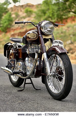 royal-enfield-bullet-350-cc-g2-1954-fabrique-en-angleterre-dans-linde-e7anxw.jpg