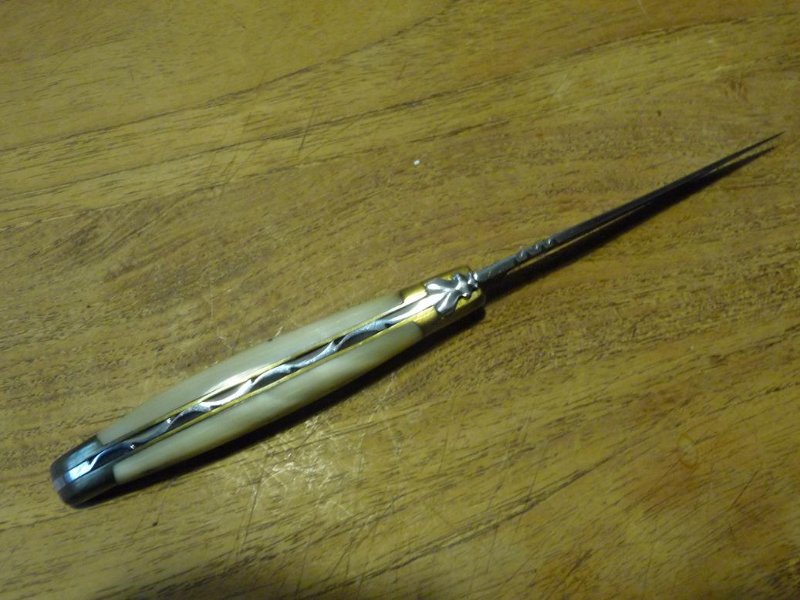Laguiole artisan dessus.JPG