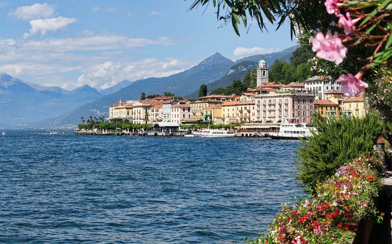1200px-Lac_de_Côme_-_Bellagio.jpg