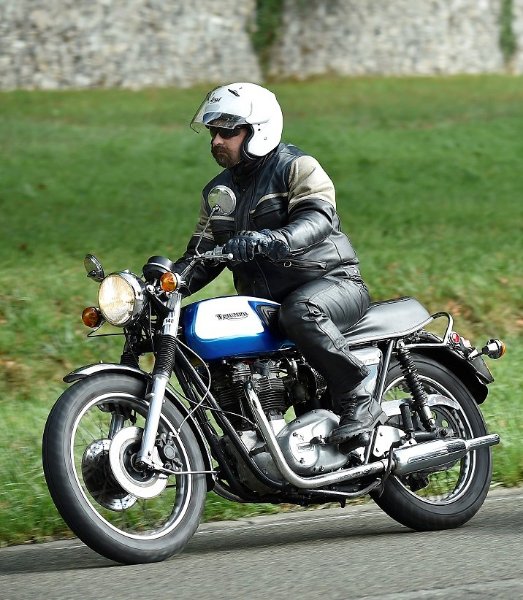 T140-MB-action.jpg