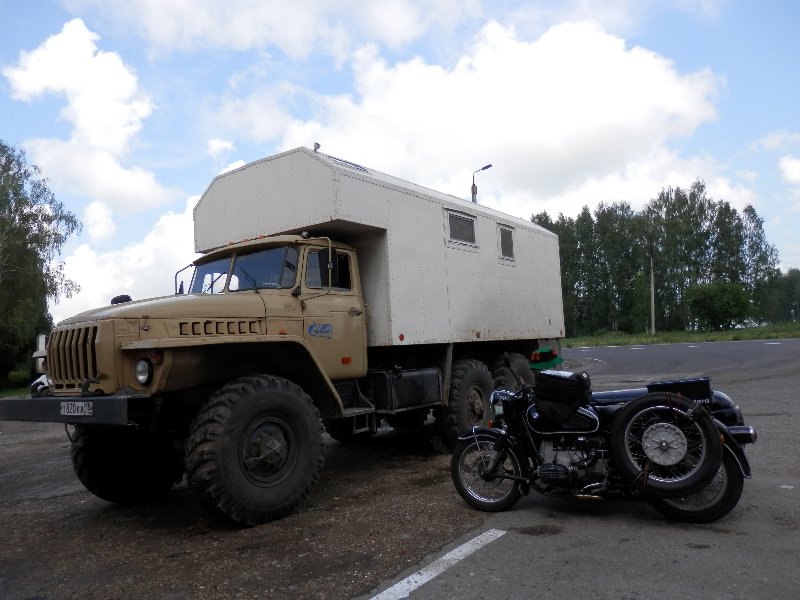 camping car Oural russe.JPG