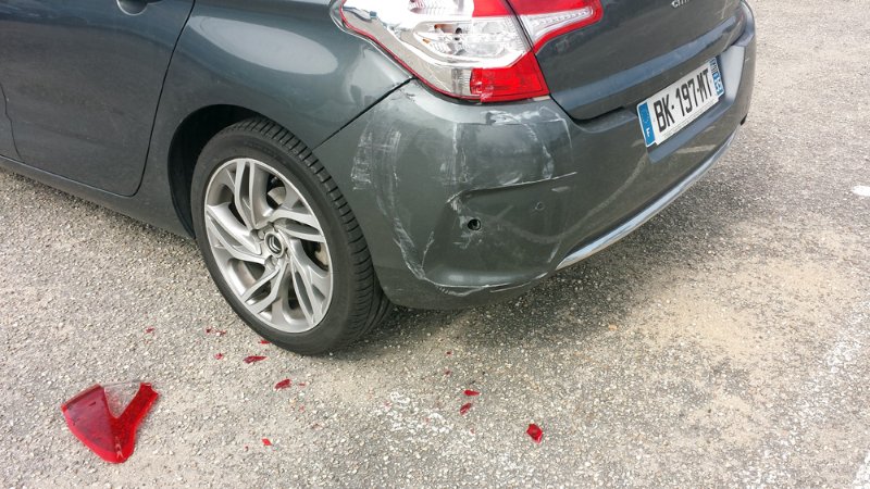 Accrochage parking - 3.jpg