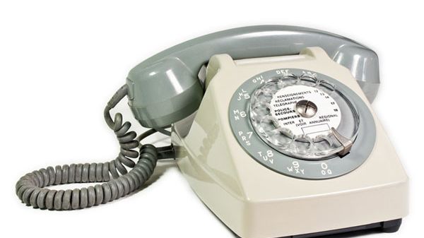 870x489_telephone-analogique.jpg