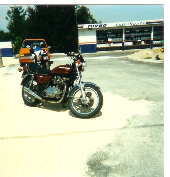 kawasaki -KZ750B -(1979).jpg