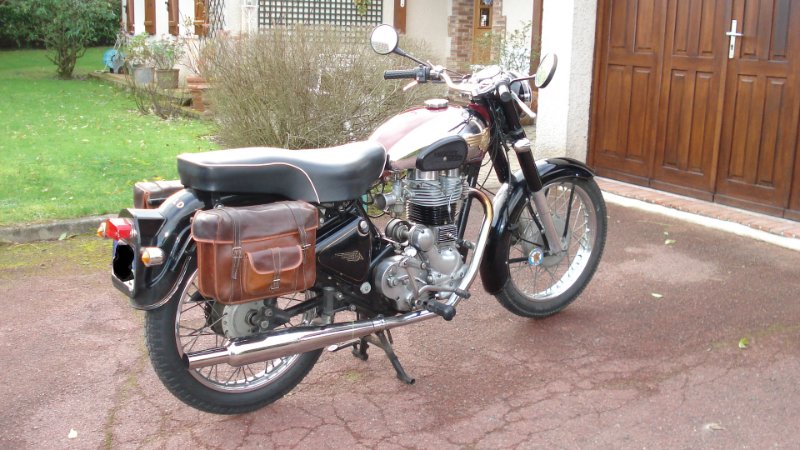 bullet et petites  sacoches 1953.jpg