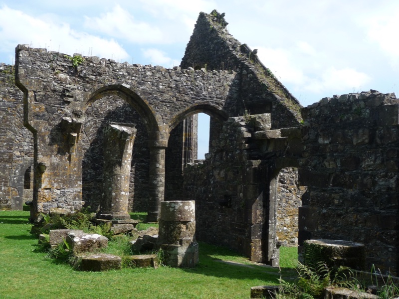 Monts d'Arée, ruines.JPG