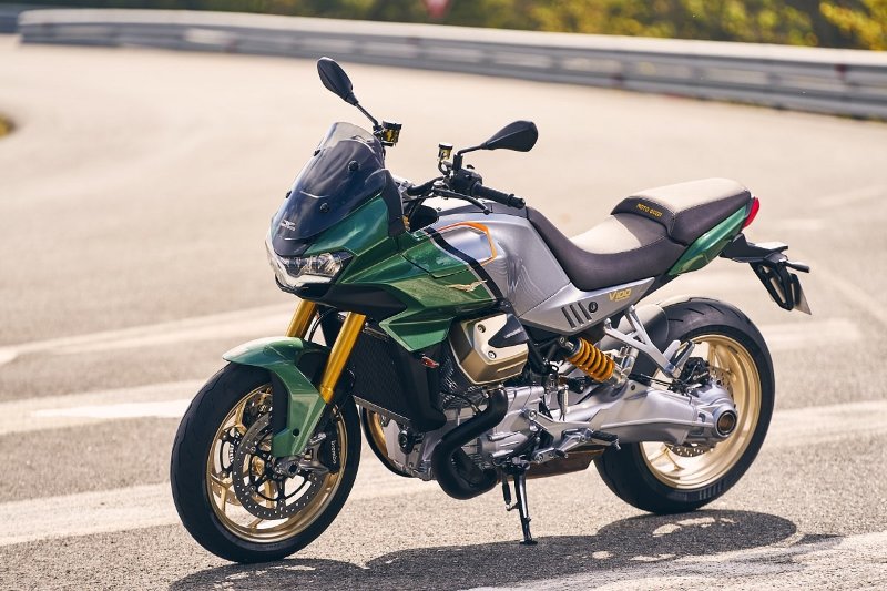 Moto-Guzzi-V100-Mandello-01.jpg
