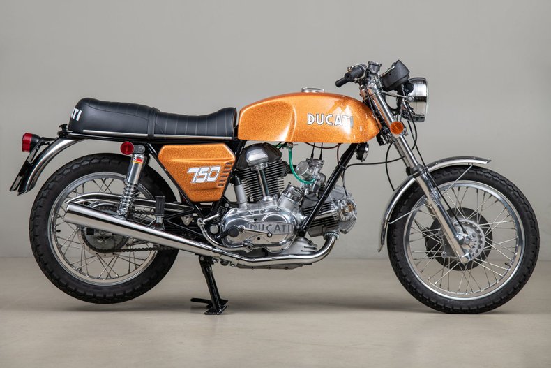 Ducati 750 GT 1971 - profil droit.jpg