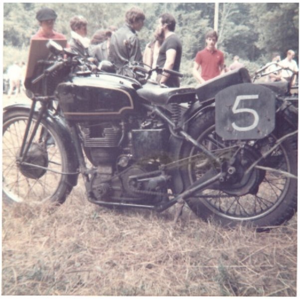 Ancêtres 1973 Velocette JC Humbert 1-2.jpg
