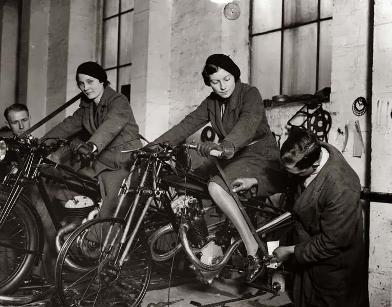 Vintage Photographs of Women and Motorcycles (20).jpg