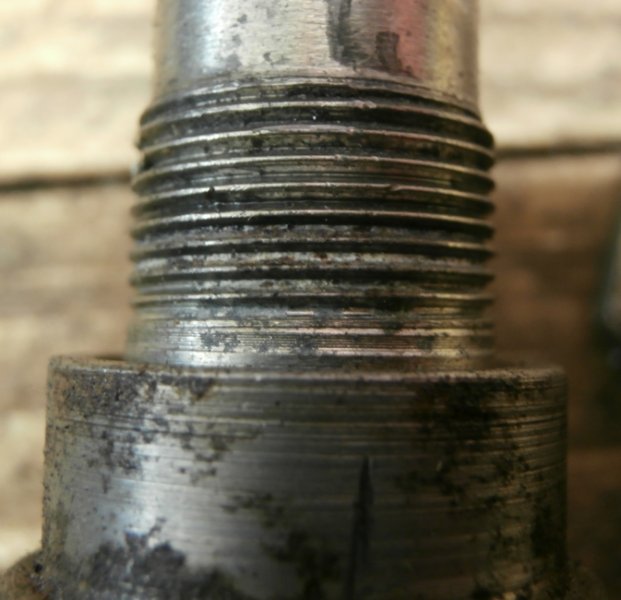 Arbre roue AV.jpg