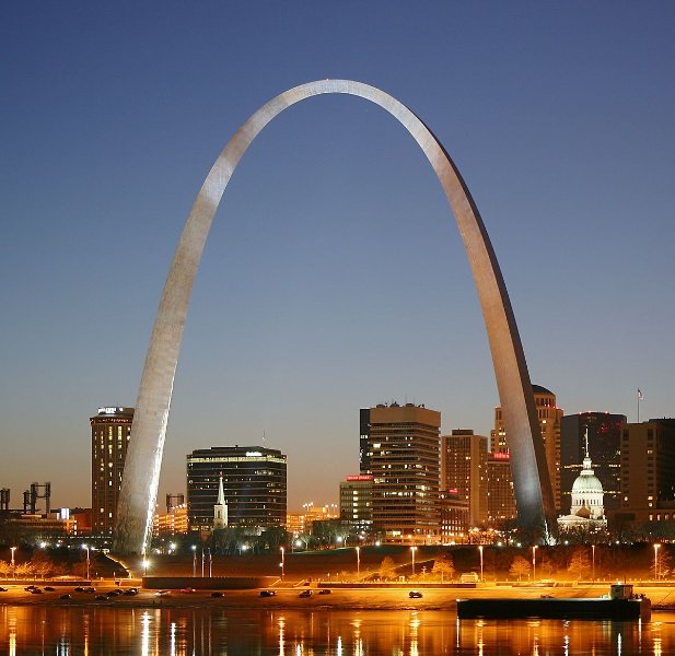 1200px-St_Louis_night_expblend_cropped.jpg