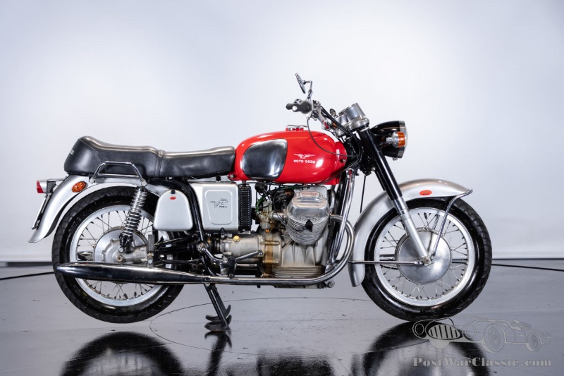 moto-guzzi-v7-1960-1969.jpg