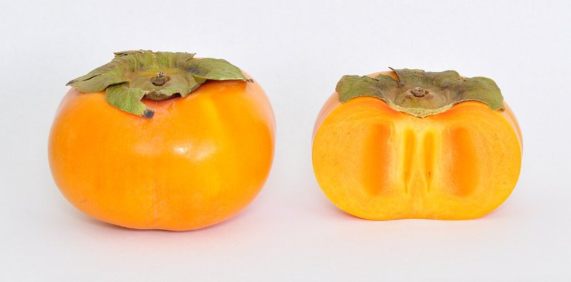 1200px-Fuyu_Persimmon_(Diospyros_Kaki).jpg