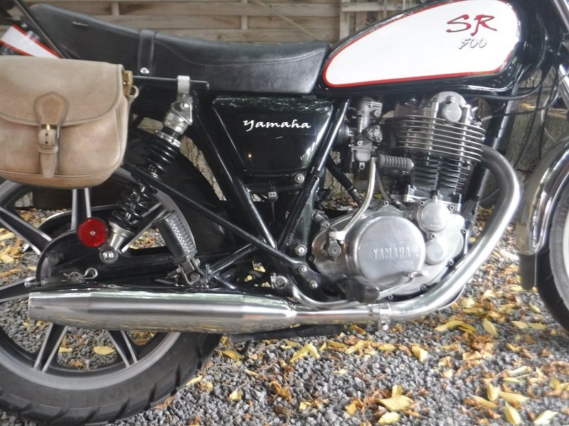 Ecrou axe roue arr.jpg