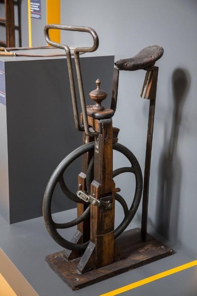 Vélo appartement.jpg
